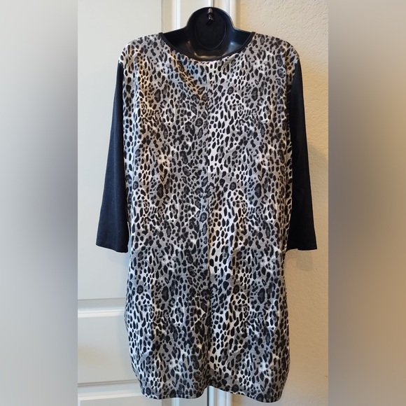 NWT Fadet Glory Womens Plus Size 2XL Black Animal Print T-shirt 3/4 Sleeve - Picture 3 of 10